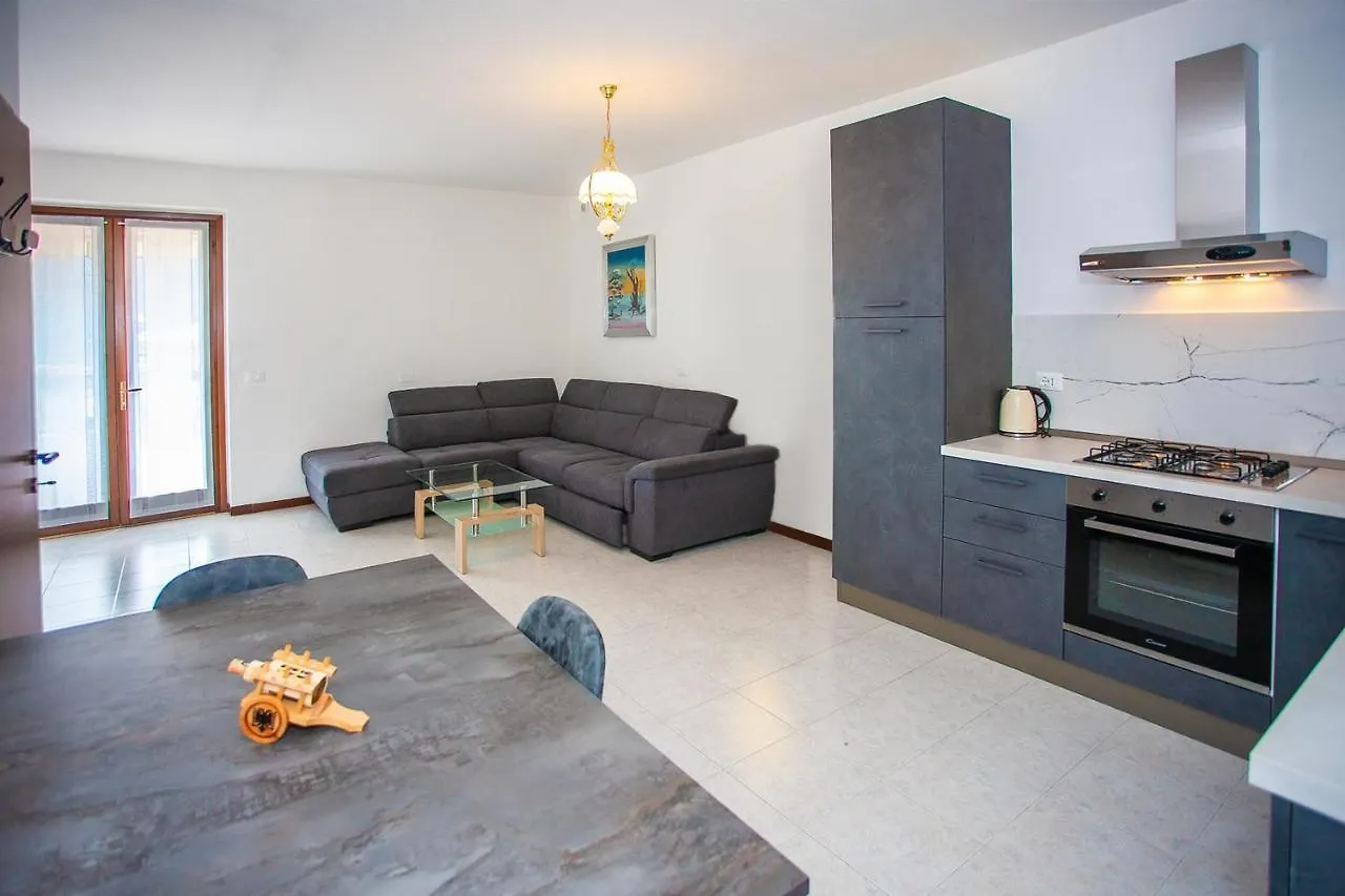 Appartamento Casa Ledio - Theater Home 提尼亚类